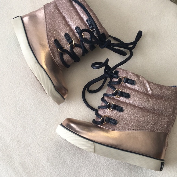 Tommy Hilfiger Other - New Tommy Hilfiger rose gold boots/shoes sz 8